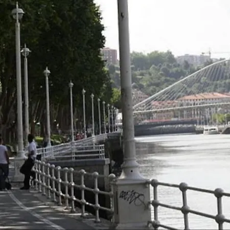 A 5 Minutos Andando Del Casco Viejo, Ayuntamiento, Plaza Circular Y Gran Via De Y Proximo A 2 Lineas De Metro Bilbao
