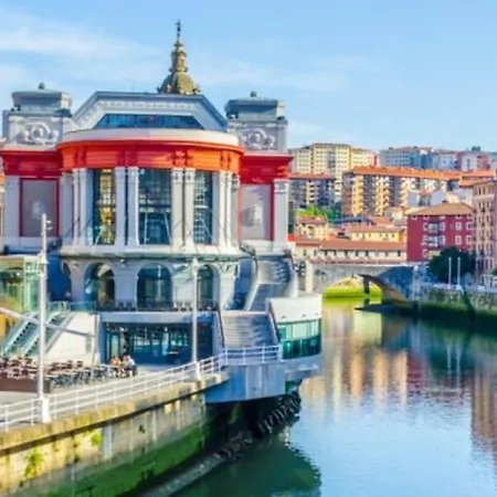 Проживание в семье A 5 Minutos Andando Del Casco Viejo, Ayuntamiento, Plaza Circular Y Gran Via De Y Proximo A 2 Lineas De Metro Бильбао