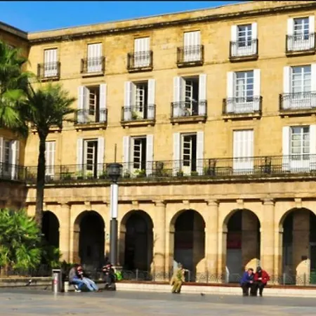 A 5 Minutos Andando Del Casco Viejo, Ayuntamiento, Plaza Circular Y Gran Via De Y Proximo A 2 Lineas De Metro 毕尔巴鄂