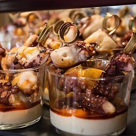 Проживание в семье A 5 Minutos Andando Del Casco Viejo, Ayuntamiento, Plaza Circular Y Gran Via De Y Proximo A 2 Lineas De Metro Бильбао