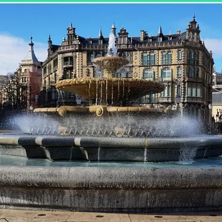 A 5 Minutos Andando Del Casco Viejo, Ayuntamiento, Plaza Circular Y Gran Via De Y Proximo A 2 Lineas De Metro Бильбао