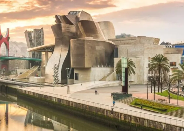 Проживание в семье A 5 Minutos Andando Del Casco Viejo, Ayuntamiento, Plaza Circular Y Gran Via De Y Proximo A 2 Lineas De Metro *