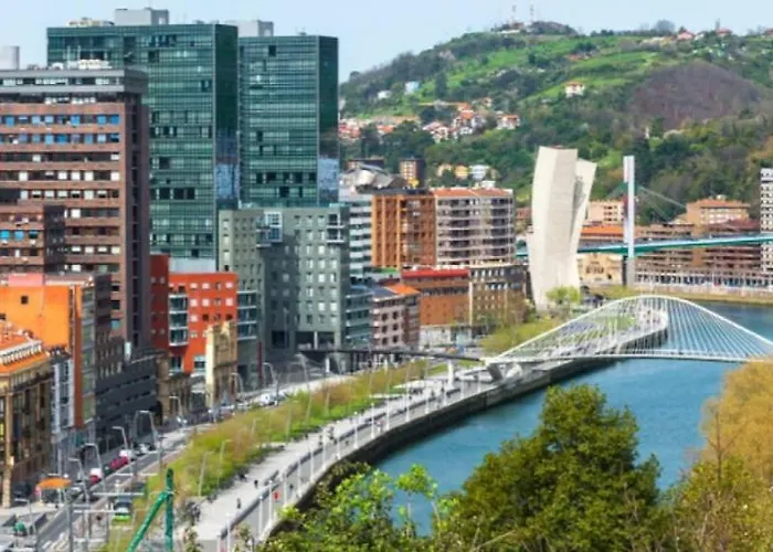 Проживание в семье A 5 Minutos Andando Del Casco Viejo, Ayuntamiento, Plaza Circular Y Gran Via De Y Proximo A 2 Lineas De Metro *