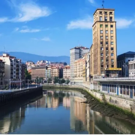 A 5 Minutos Andando Del Casco Viejo, Ayuntamiento, Plaza Circular Y Gran Via De Y Proximo A 2 Lineas De Metro 毕尔巴鄂