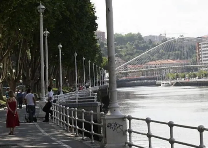 A 5 Minutos Andando Del Casco Viejo, Ayuntamiento, Plaza Circular Y Gran Via De Y Proximo A 2 Lineas De Metro Bilbao